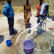 STRADE - shallow well with hand pump in place